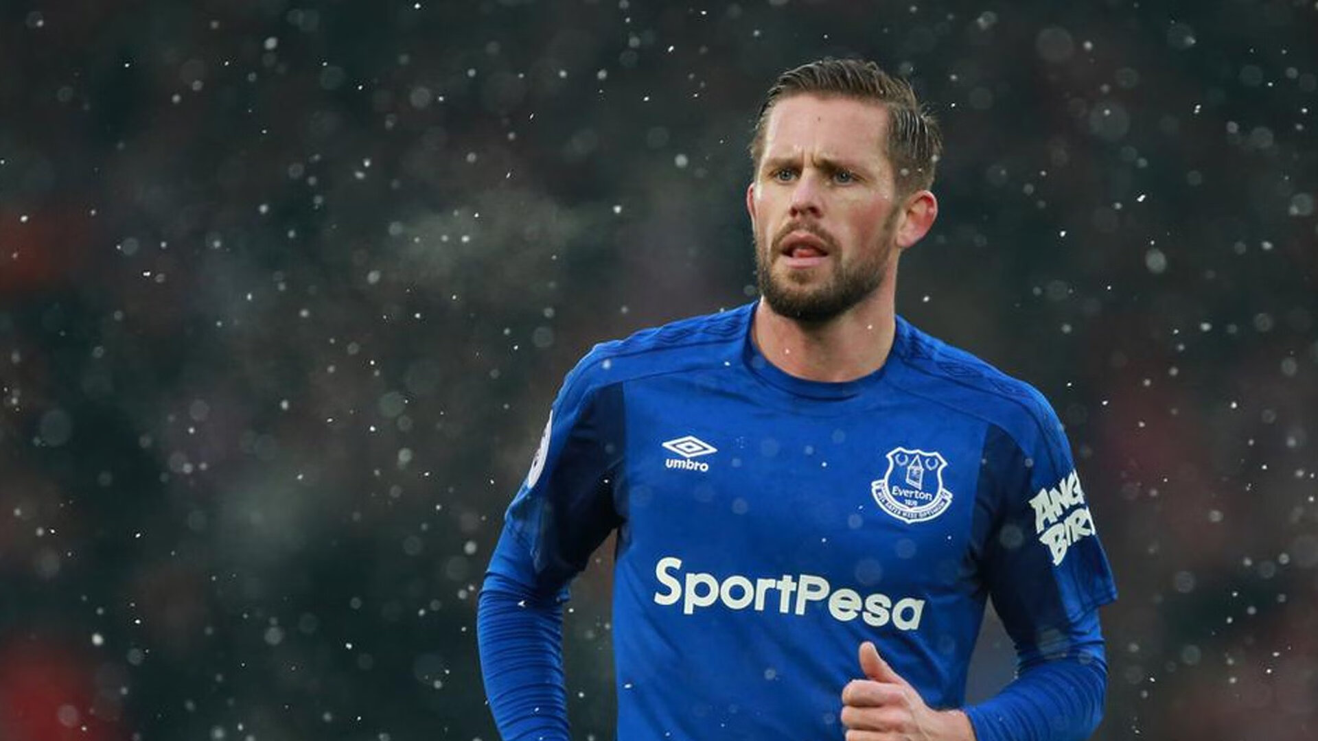 巴特尔的强力拦截为袋鼠队赢得关键比赛中的优势,巴特尔的替补